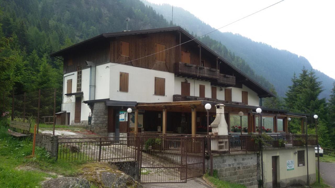 فندق Rifugio Stella Alpina Saviore dell'Adamello المظهر الخارجي الصورة